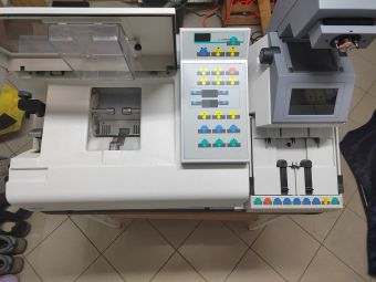 STROJ ZA BRUŠENJE LEČ Essilor 900MX